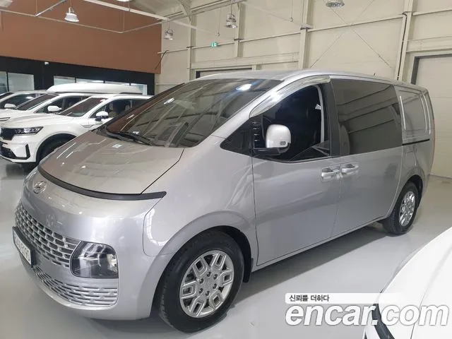 Hyundai Staria