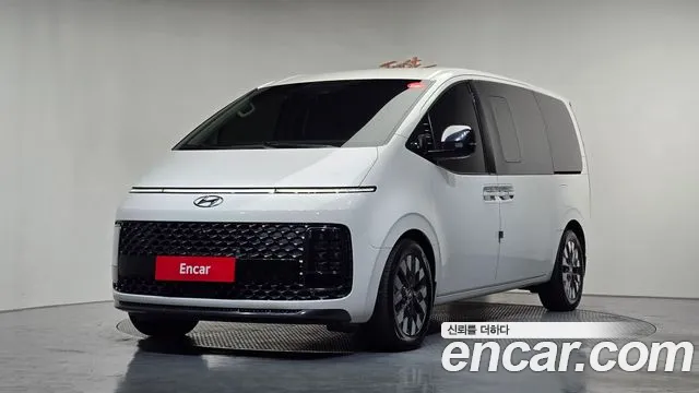 Hyundai Staria