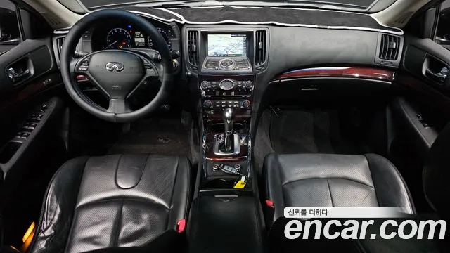Infiniti G — интерьер