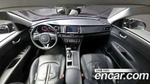 Kia K5 — интерьер