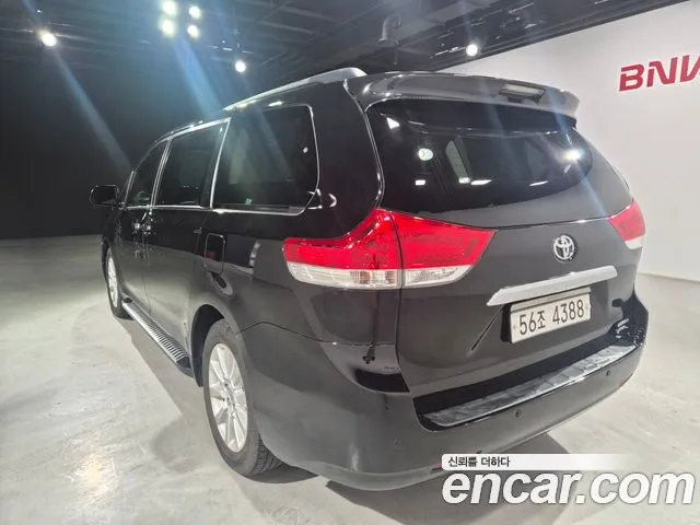 Toyota Sienna — интерьер