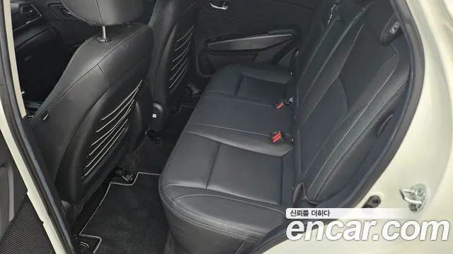 KG Mobility Tivoli — интерьер