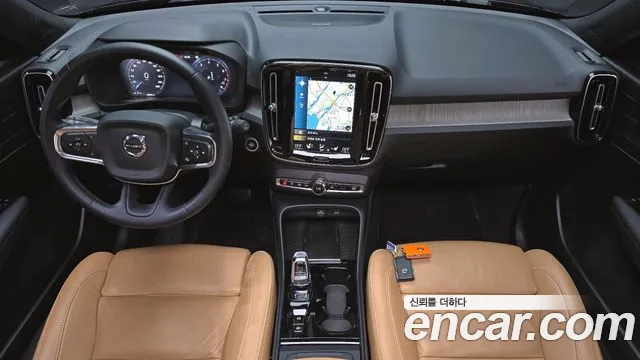 Volvo XC40 — интерьер