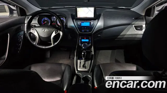 Hyundai Elantra — интерьер