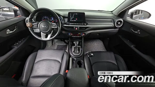 Kia K3 — интерьер