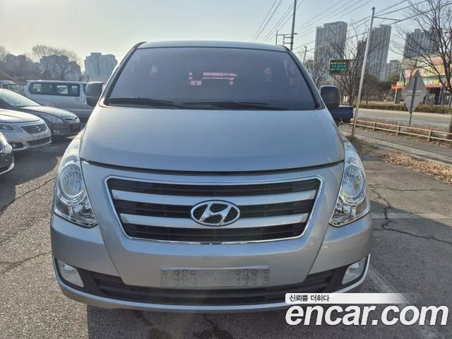 Hyundai Starex