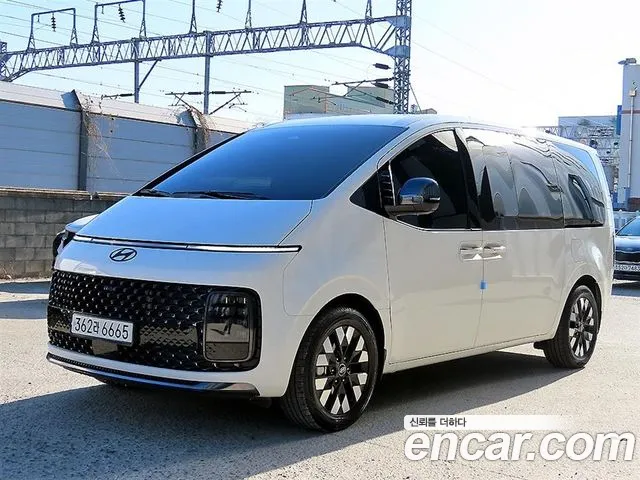Hyundai Staria