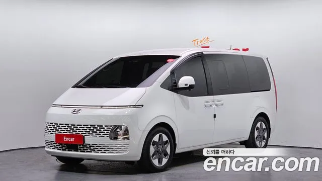 Hyundai Staria