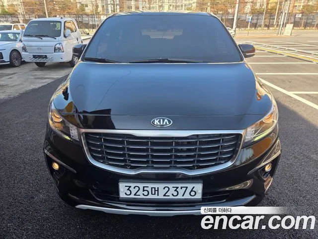 Kia Carnival — экстерьер