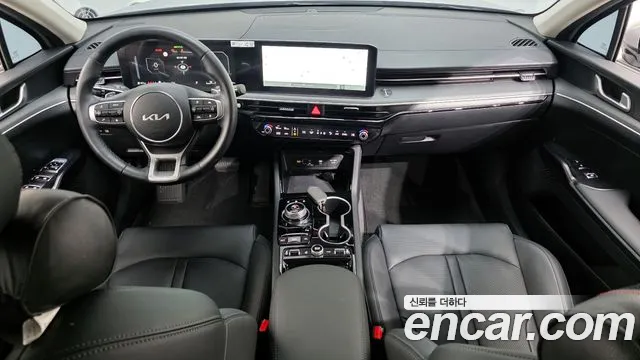Kia K5 — интерьер