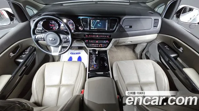 Kia Carnival — интерьер