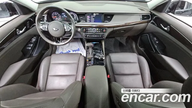 Kia K7 — интерьер