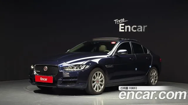 Jaguar XE