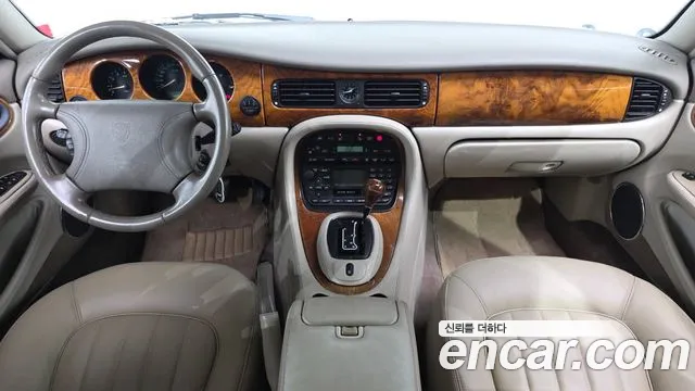 Jaguar XJ-8 — интерьер