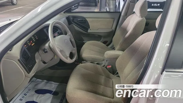 Hyundai Elantra — интерьер