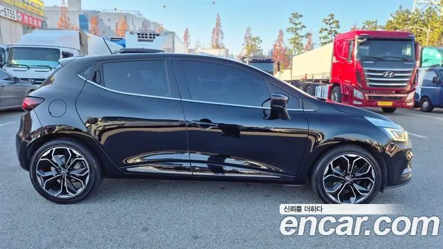 Renault Korea Clio — интерьер