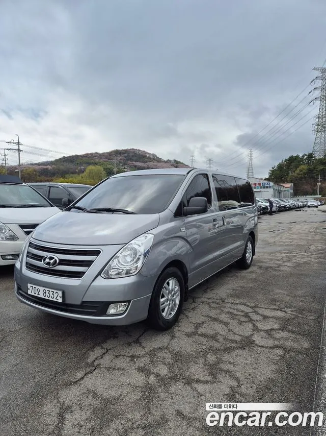 Hyundai Starex