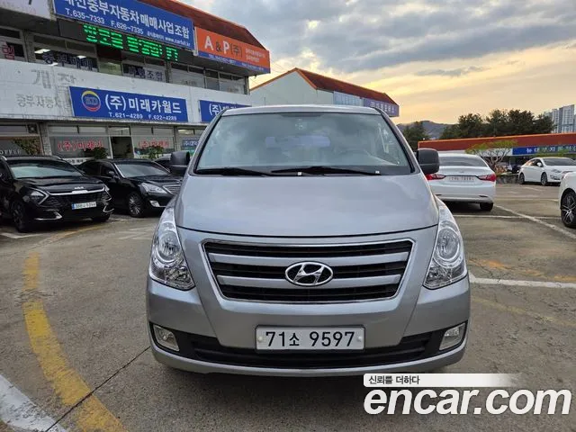 Hyundai Starex