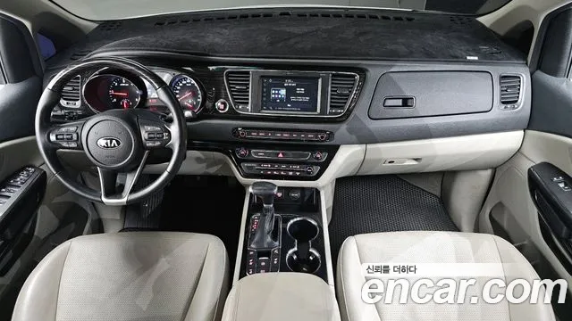 Kia Carnival — интерьер