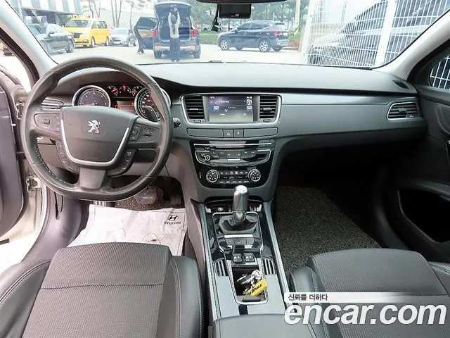 Peugeot 508 — интерьер