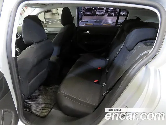 Peugeot 308 — интерьер