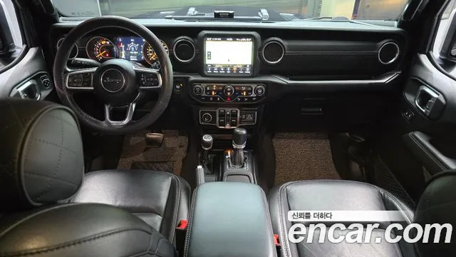 Jeep Wrangler — интерьер