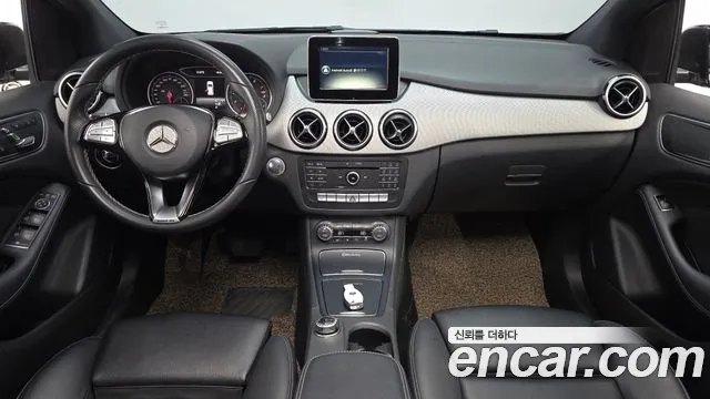 Mercedes-Benz B-класс — интерьер