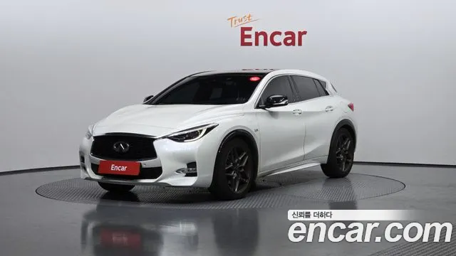 Infiniti Q30