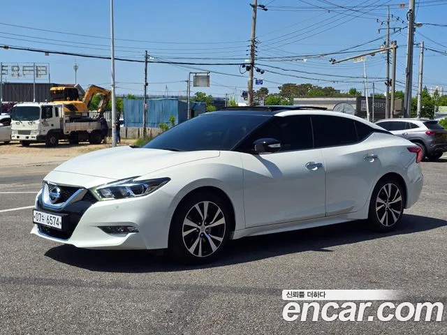 Nissan Maxima