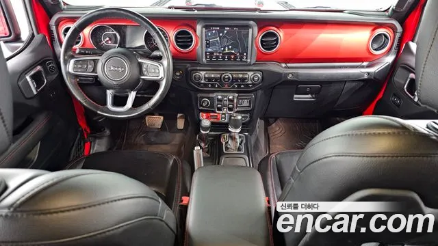 Jeep Gladiator — интерьер