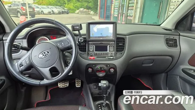 Kia Pride — интерьер