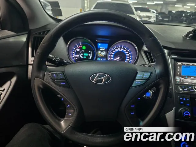 Hyundai Sonata — интерьер