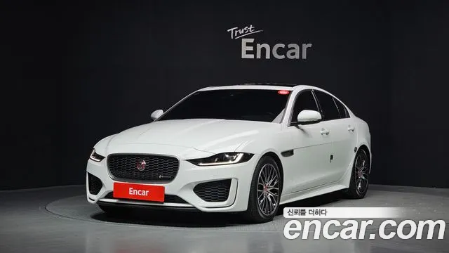 Jaguar XE
