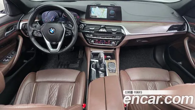 BMW 5 серия — интерьер