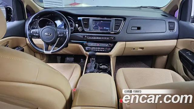 Kia Carnival — интерьер