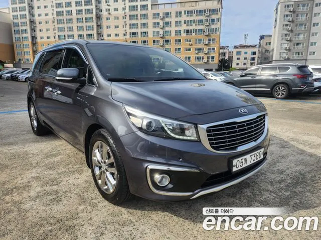 Kia Carnival — экстерьер