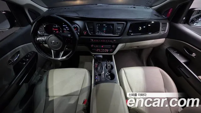 Kia Carnival — интерьер