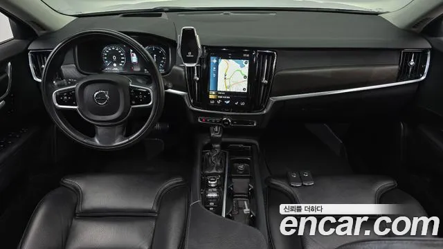 Volvo V90 — интерьер