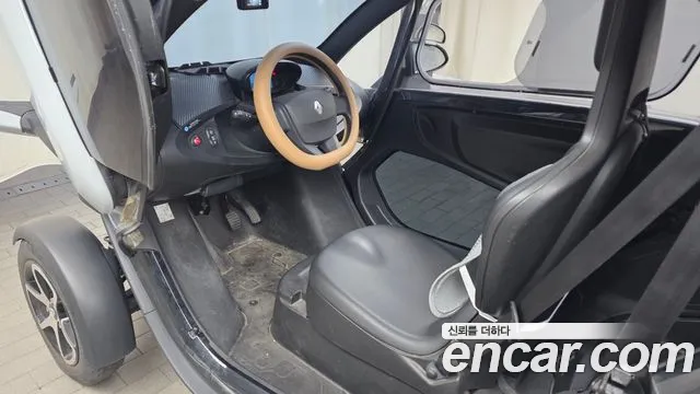 Renault Korea Twizy — интерьер