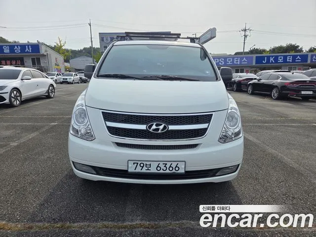 Hyundai Starex