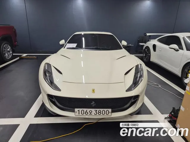 Ferrari 812