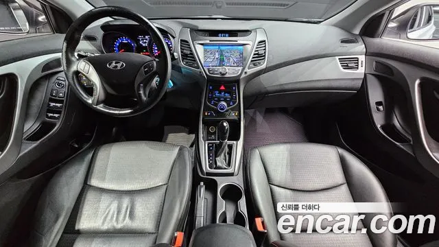 Hyundai Elantra — интерьер