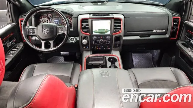 Dodge Ram Pickup — интерьер