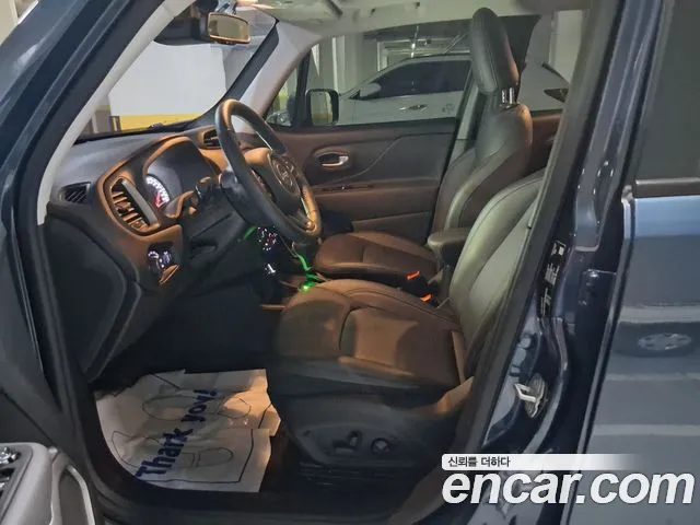 Jeep Renegade — интерьер