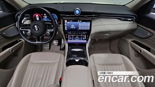 Maserati Grecale — интерьер