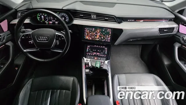 Audi e-tron — интерьер