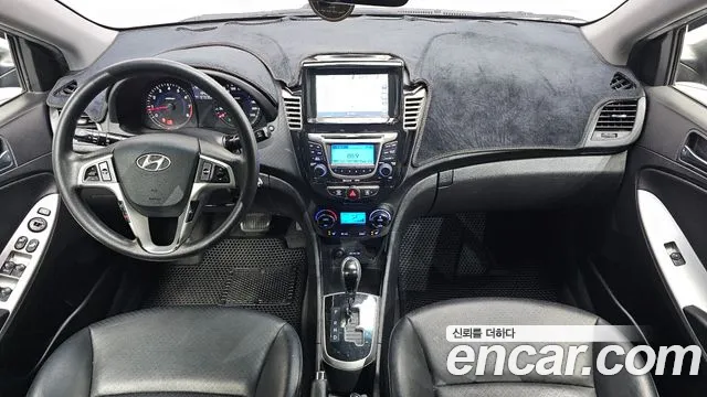 Hyundai Accent — интерьер