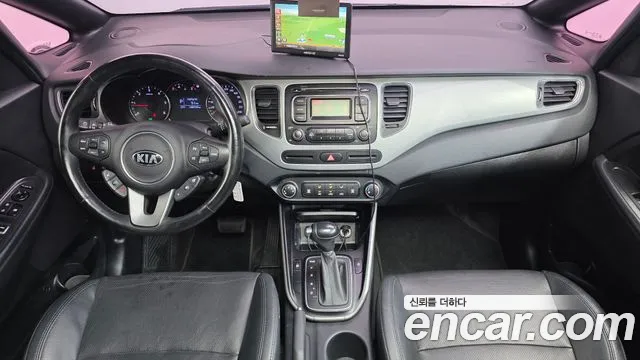 Kia Carens — интерьер