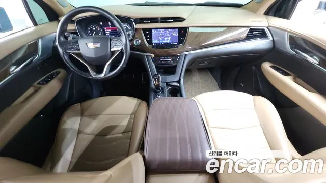 Cadillac XT6 — интерьер