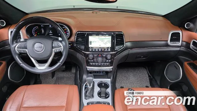 Jeep Cherokee — интерьер